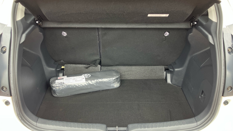 Toyota Yaris 1.5 Hybrid Design 5dr CVT Hybrid Hatchback
